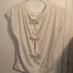 Garage pocket T-shirt with bow back